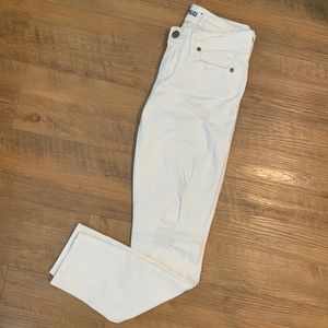 Excellent condition verdugo ultraskinny distressed